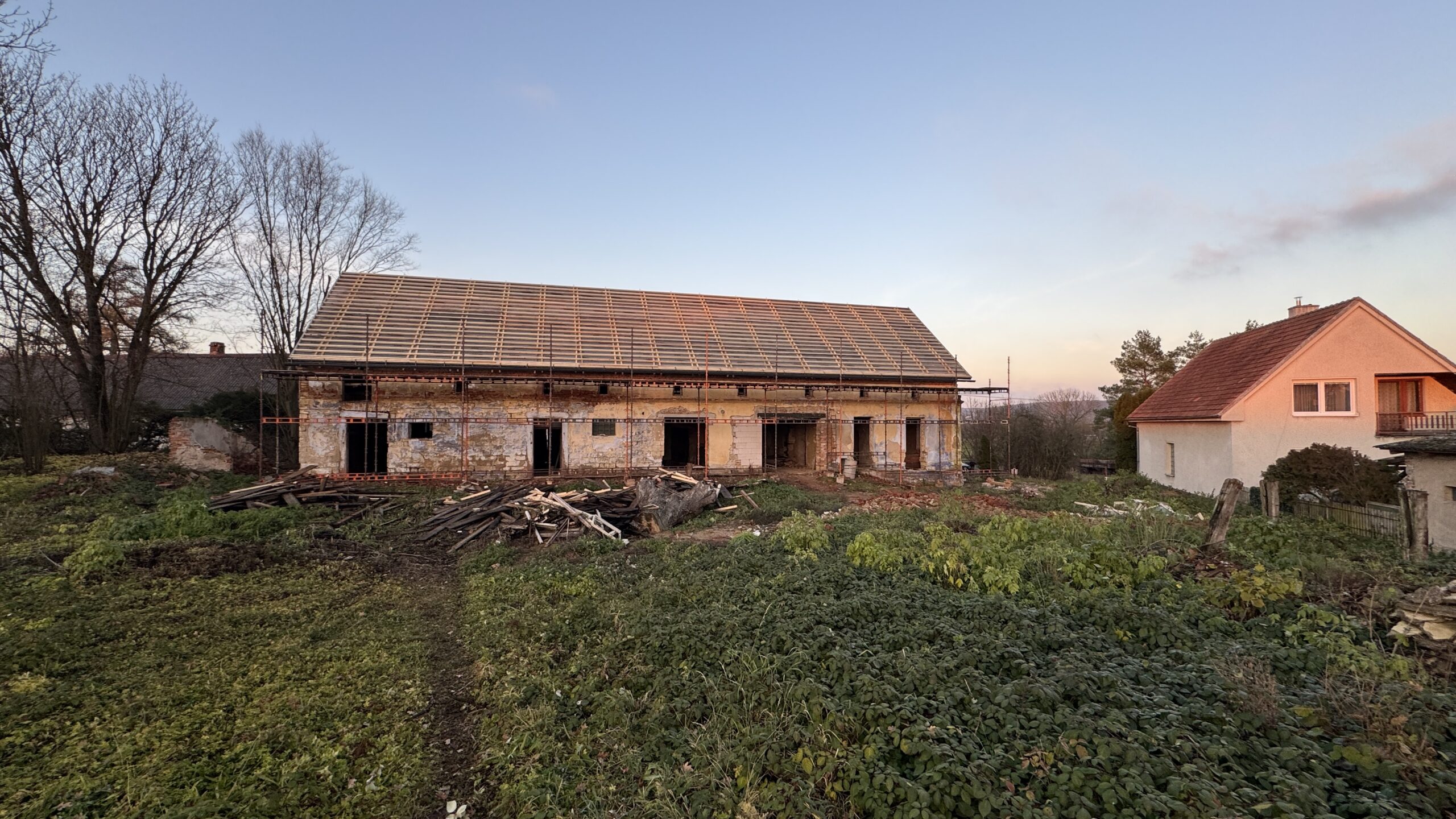 Rekonstrukce prostorného rodinného domu v Žitětíně